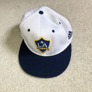adidas mens l/xl la galaxy hat soccer white mesh s